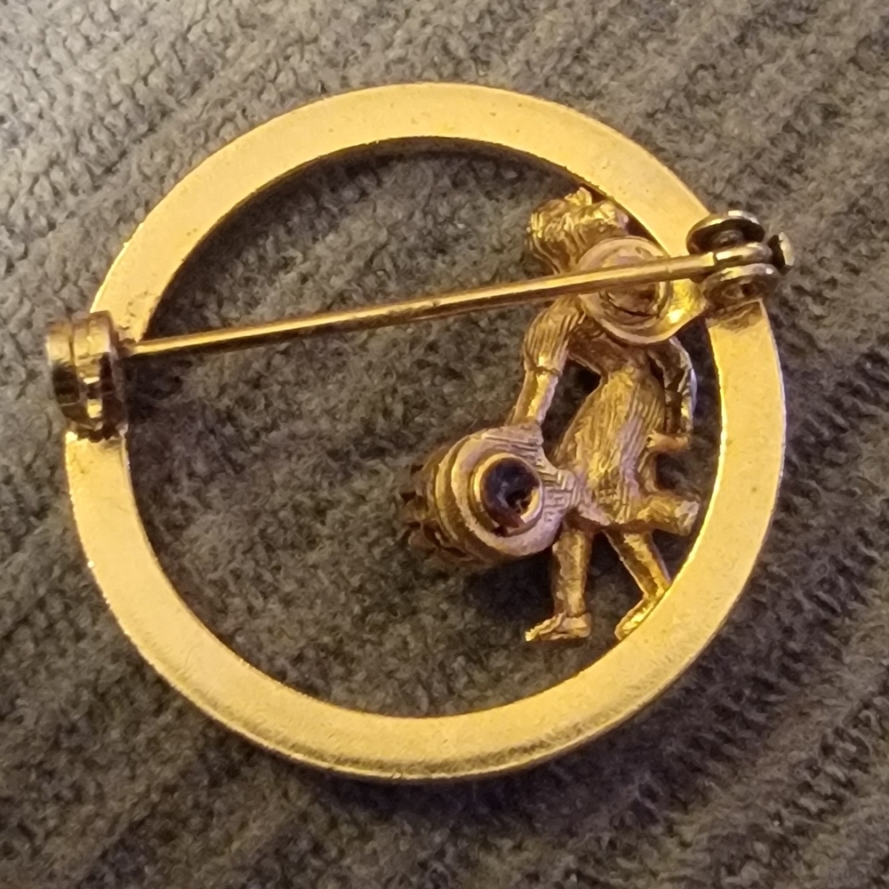 Source Unknown Gold Circle Brooch With Pearl - image 2